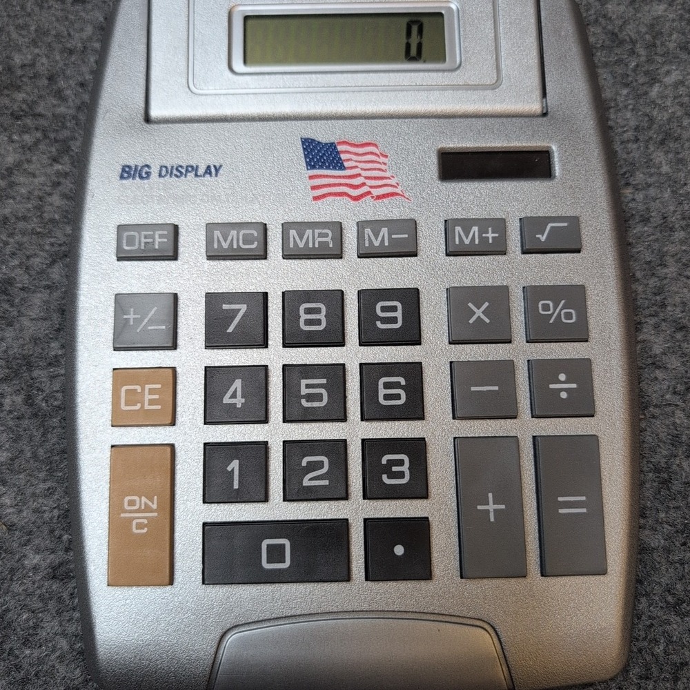 Vintage Heritage Foundation Big Display 8-Digit Calculator USA Flag 2009 Solar - Picture 2 of 6